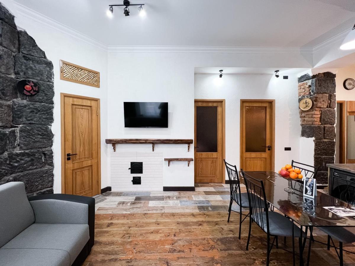 Aros Apartment Gyumri Ngoại thất bức ảnh
